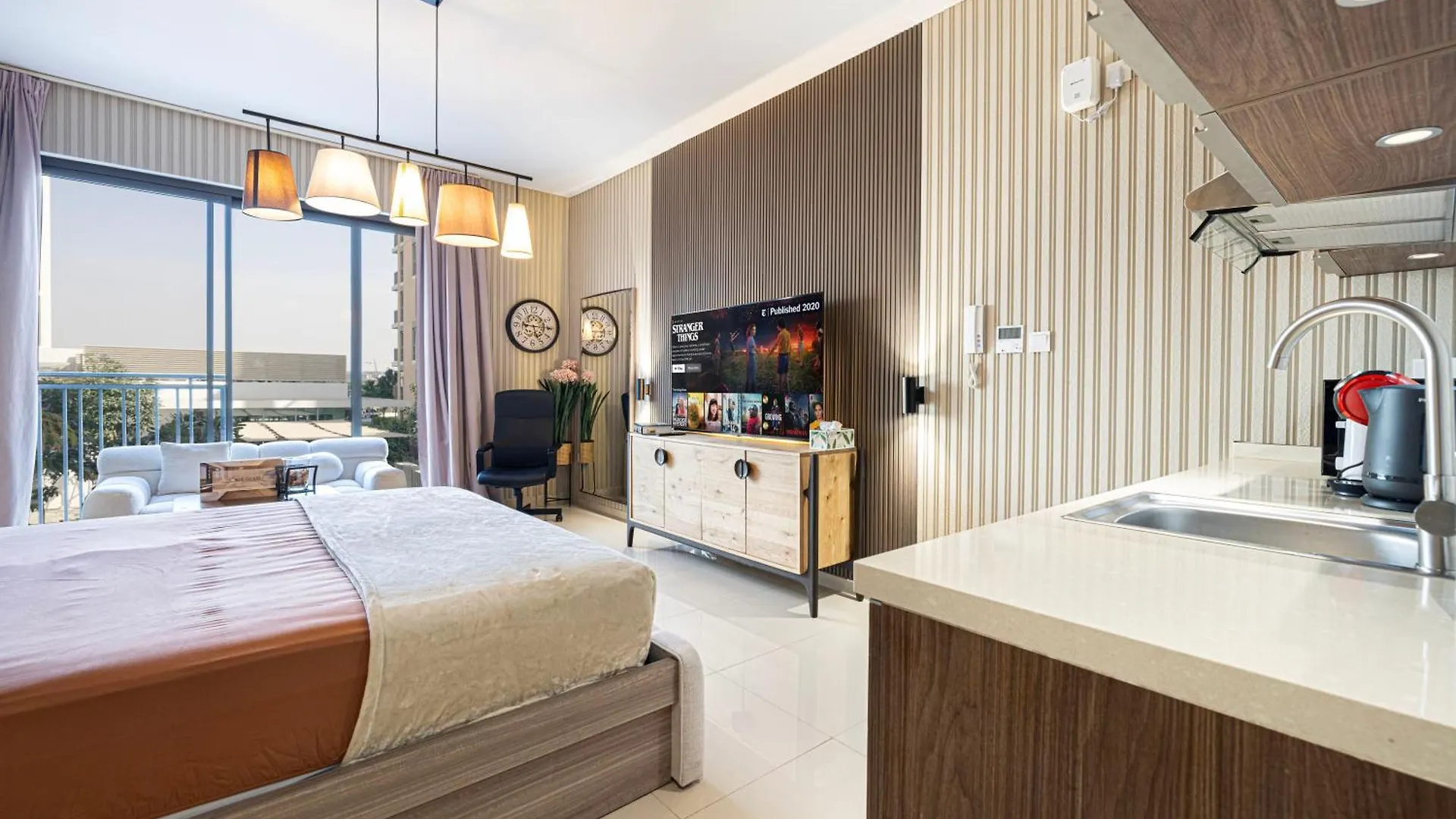 Sunset Escape With Pool View By Blue Cloud Holidays Sharjah